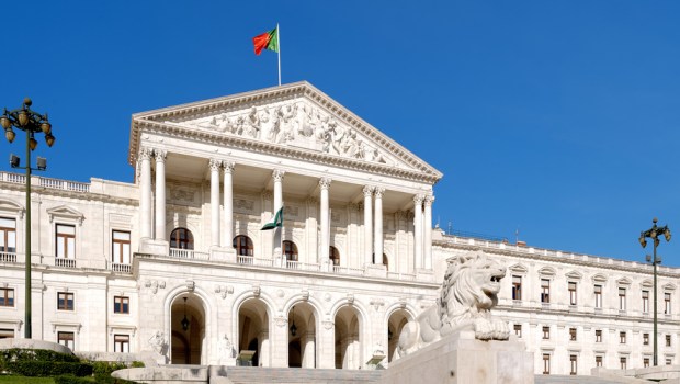 Parlamento aprova eutanásia em Portugal, mas presidente veta