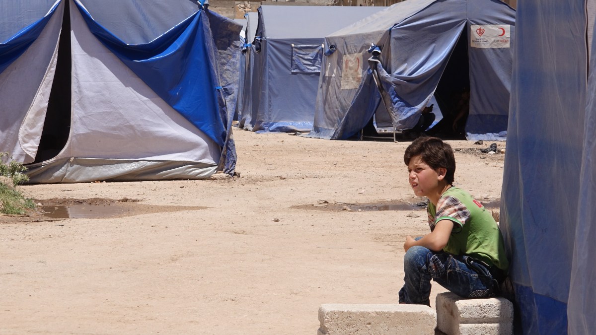 REFUGGES CAMP