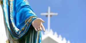 São Luís Montfort explica como as orações a Maria são transferidas a Deus