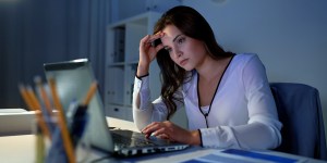 Siga estes 2 passos e pare de procrastinar (agora!)