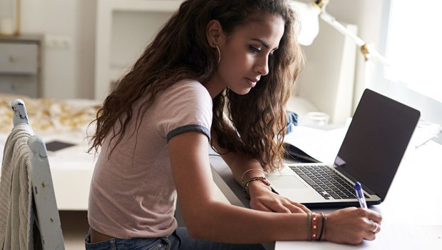 TEENAGER WORKING