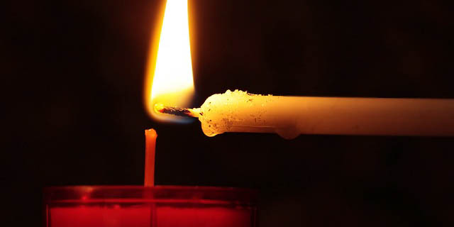 CANDLE,LIGHT