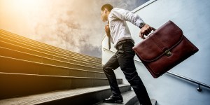 Tudo depende da sua atitude? O erro da indústria da autoajuda