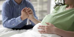 6 breves orações para rezar na hora do parto