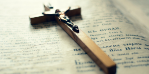 Qual o verdadeiro significado da cruz para os católicos?