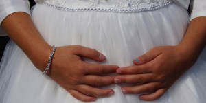 A menina chinesa que morreu por reparar uma ofensa à Eucaristia