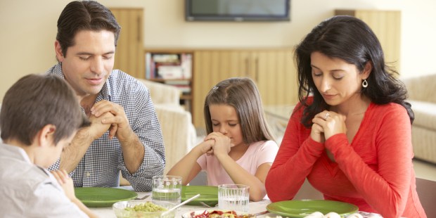 FAMILY,GRACE,DINNER