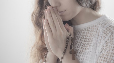 Como rezar o Terço da Sagrada Face de Jesus