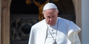 Abusos sexuais na Igreja na França: Papa Francisco declara &#8220;tristeza, pesar e vergonha&#8221;