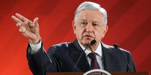 México libera marchas feministas na pandemia, mas restringe Missas na Quaresma