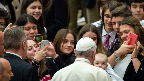 Corner Item Image - Quando o Papa disse aos cabelereiros de evitar à tentação da fofoca