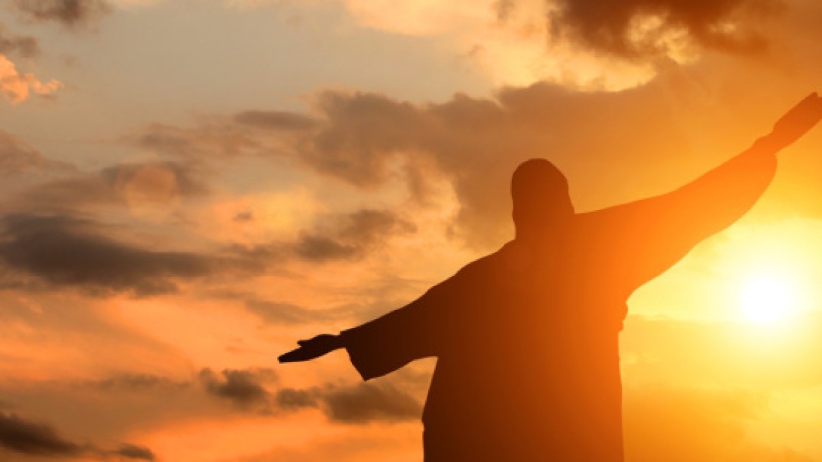 web-jesus-resurrection-sun-sky-c2a9-artphotoclub-shutterstock.jpg