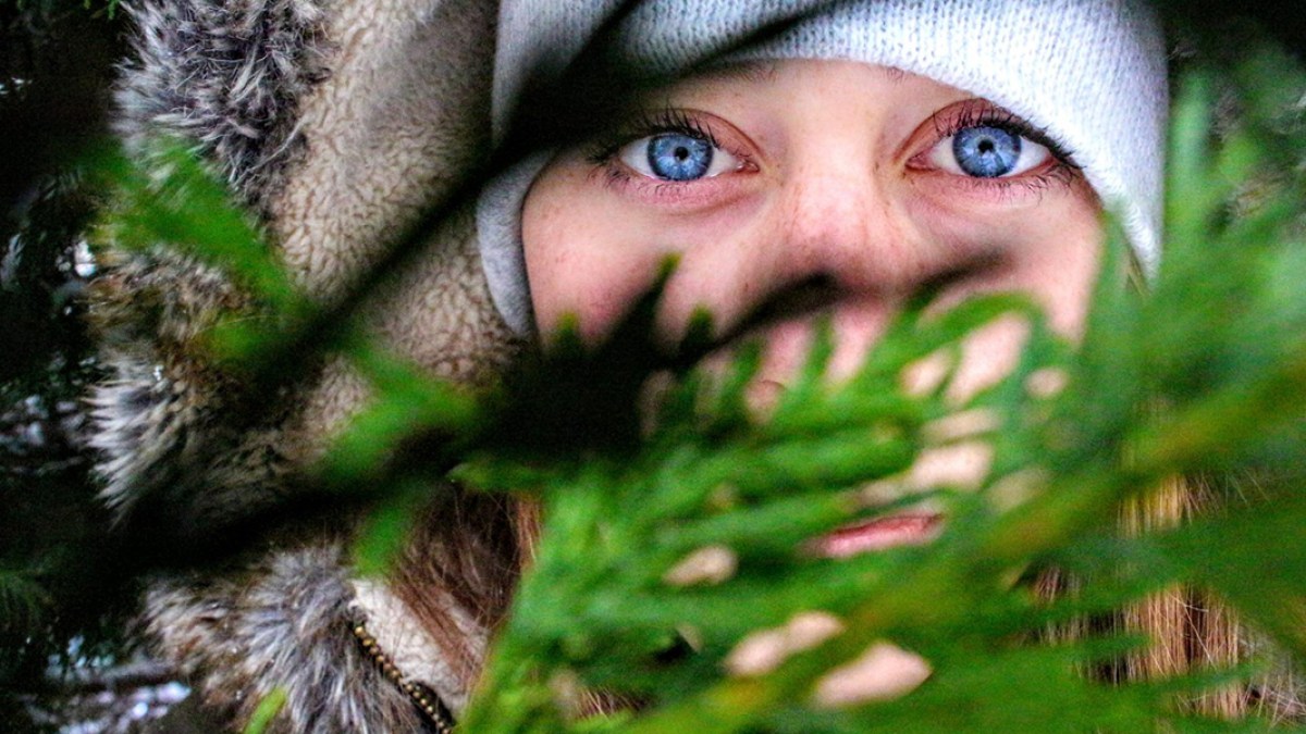 web3-beanie-beautiful-blue-eyes-776605.jpg