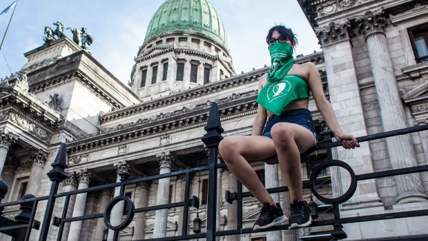 Feminista pró-aborto na Argentina