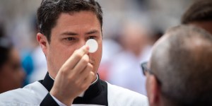 Depois da Comunhão, o que (e por quem) é mais aconselhável rezar?