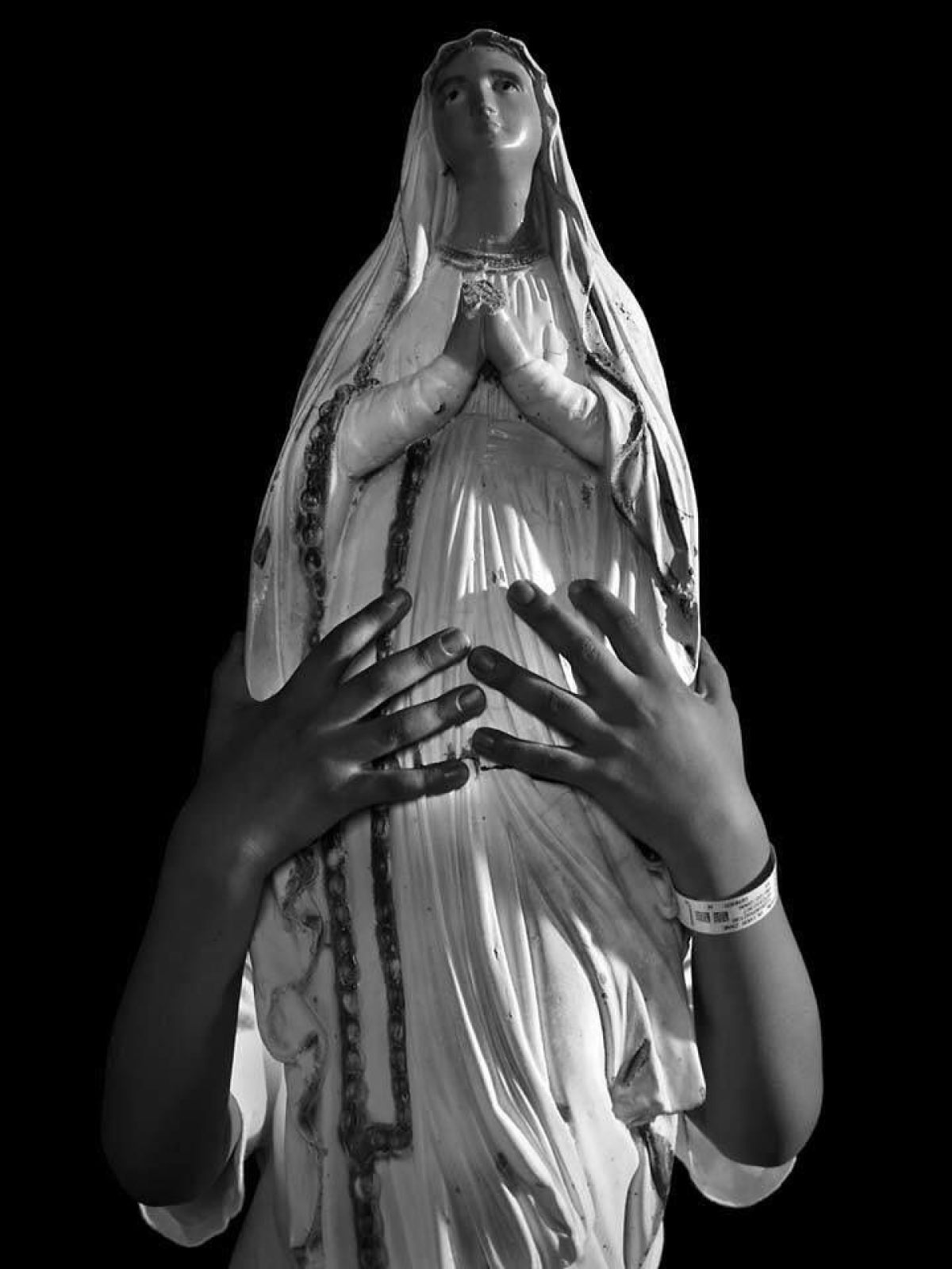 BROKEN MARY