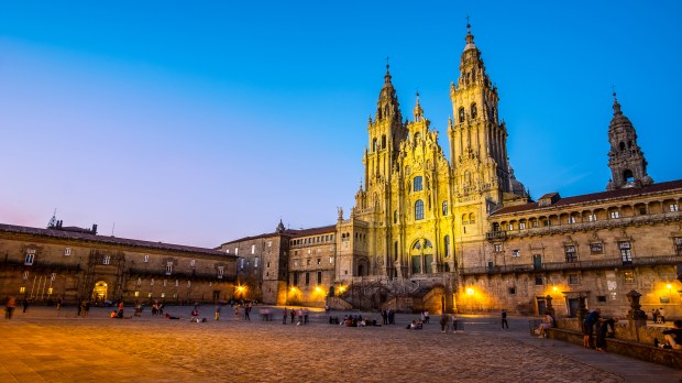 web-santiago-compostela-cathedral-di-luiscostinhaa-i-shutterstock.jpg