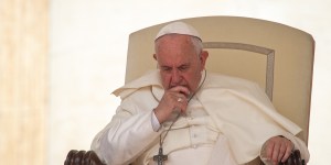 A oração do Papa Francisco para seguirmos o exemplo de Maria