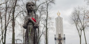 Ucrânia reconhece oficialmente que comunismo e nazismo são o mesmo horror