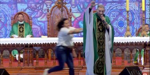 “O Padre Marcelo Rossi estava no colo de Nossa Senhora”
