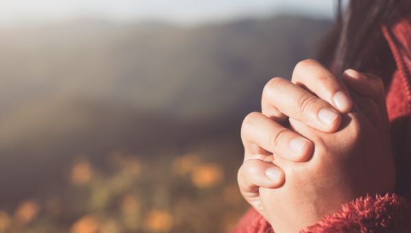 prière mains