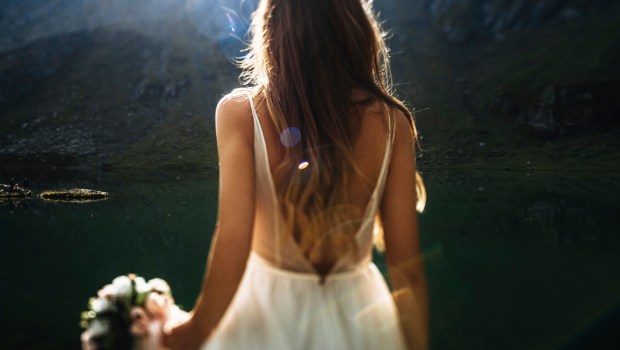 BRIDE, SUNRISE, MOUNTAINS