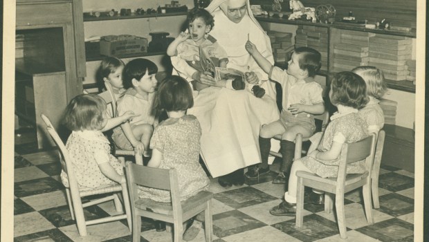 ÓRFÃOS,FREIRA,NEW YORK FOUNDLING