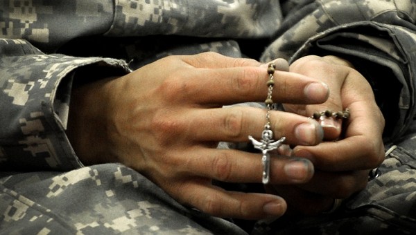 Soldado com o rosário