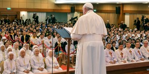 Papa sobre armas nucleares: crime contra o ser humano e o futuro