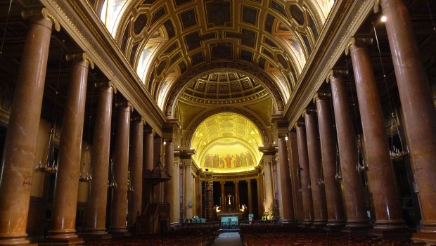 Catedral de São Pedro em Rennes
