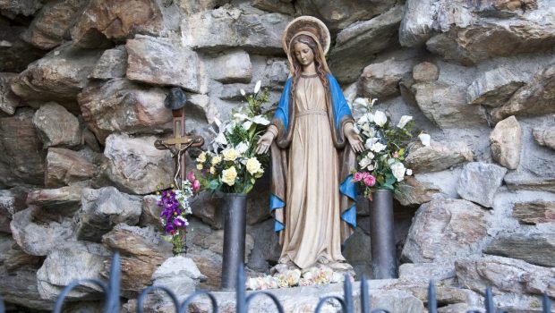 LOURDES