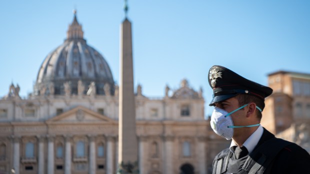 web2-ammar1120-covid-19-vatican-city-coronavirus-rome-antoine-mekary-am_1859-1.jpg