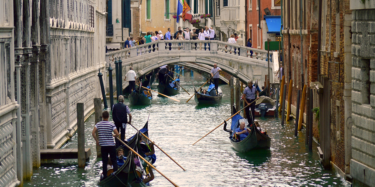 web3-gondolas-venice-italy-europe-canal.jpg