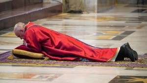 Papa Francisco na celebração da Paixão, Sexta-Feira Santa