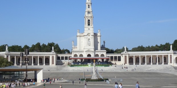 WEB2-SANCTUARY-FATIMA-PORTUGAL-PIXABAY