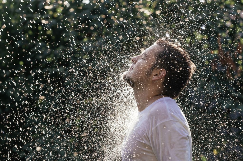 Homem na chuva