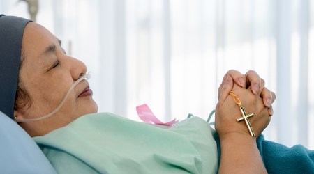 Oração pelos enfermos, invocando as curas milagrosas de Jesus