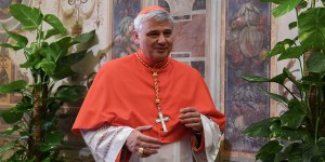 “Ministro da Caridade” do Vaticano vai à Ucrânia pela 4ª vez durante a guerra