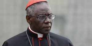 Cardeal Sarah: &#8220;Está na hora de a Igreja voltar ao que se espera dela: falar de Deus&#8221;