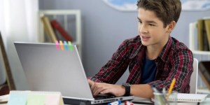 Jogo de videogame permite conhecer santos e aprender orações