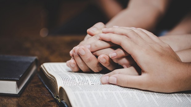 FAMILY PRAYING