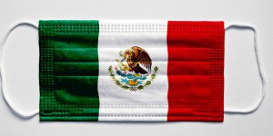 Feministas &#8220;pacíficas&#8221; profanam igreja no México