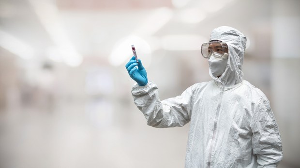 WEB3-VACCINE-COVID-shutterstock_1696488412-Chinnapong.jpg