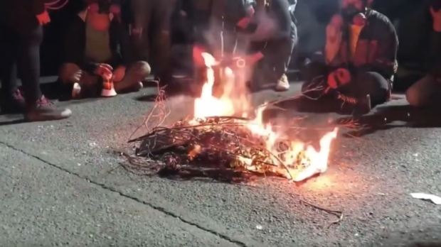 queima de Bíblia por manifestantes do Black Lives Matter