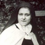 Como lidar com as distrações durante a oração, segundo Santa Teresa de Lisieux