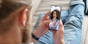 Vivendo um relacionamento de casal à distância: missão (im)possível?