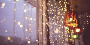 No Natal: recolhimento e oração em família