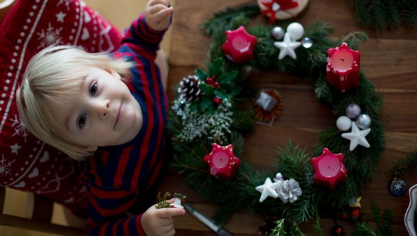 ADVENT, WREATH, CHILD