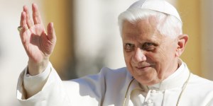 Líder protestante defende Bento XVI, vítima de ataques da mídia