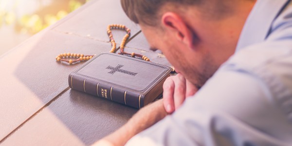Você tem um problema sério? Recite este Salmo e mantenha a esperança